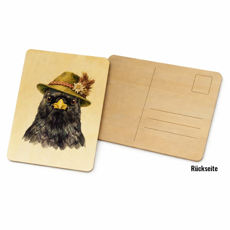 Alpendohle mit alpenländischem Trachtenhut Postkarte aus Holz