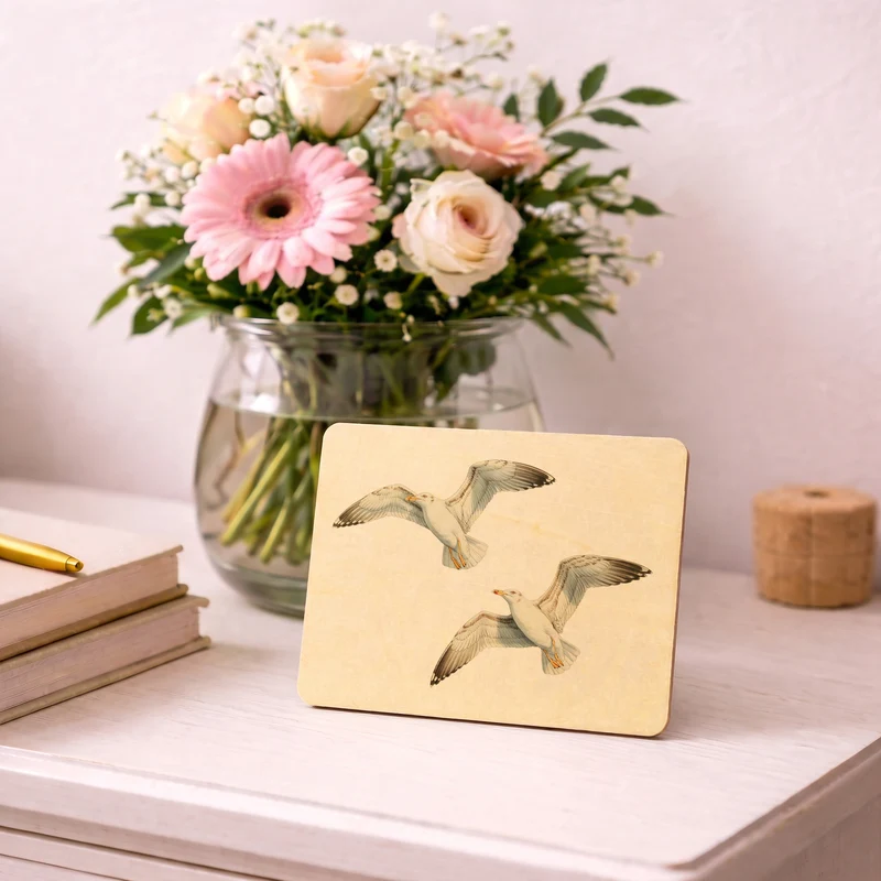 Möwen im Flug Postkarte aus Holz maritim