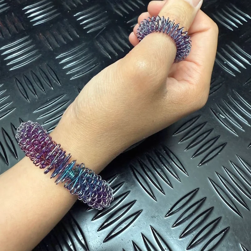 Wrist Spikey - OIL SLICK