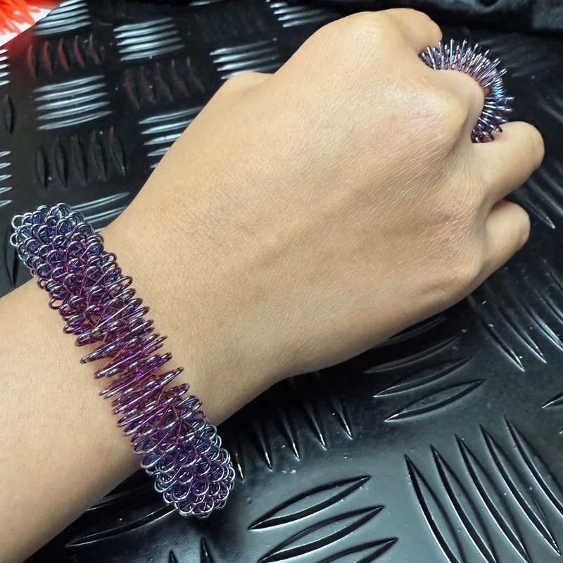 Wrist Spikey - OIL SLICK