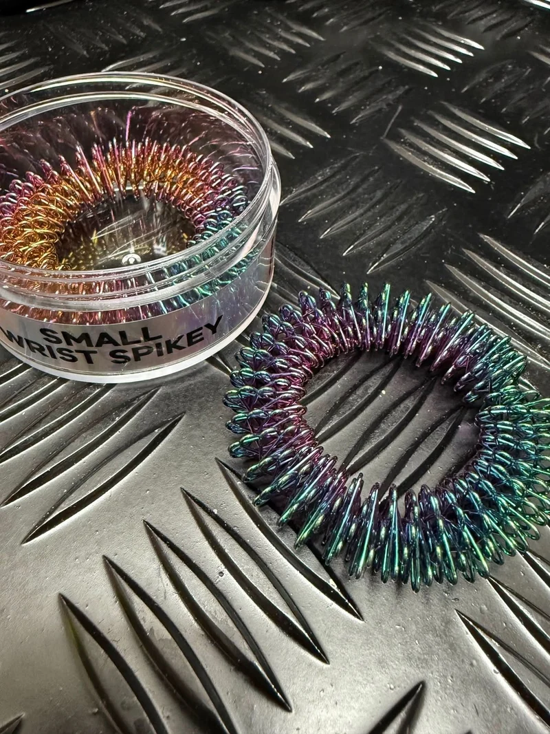 Wrist Spikey - OIL SLICK