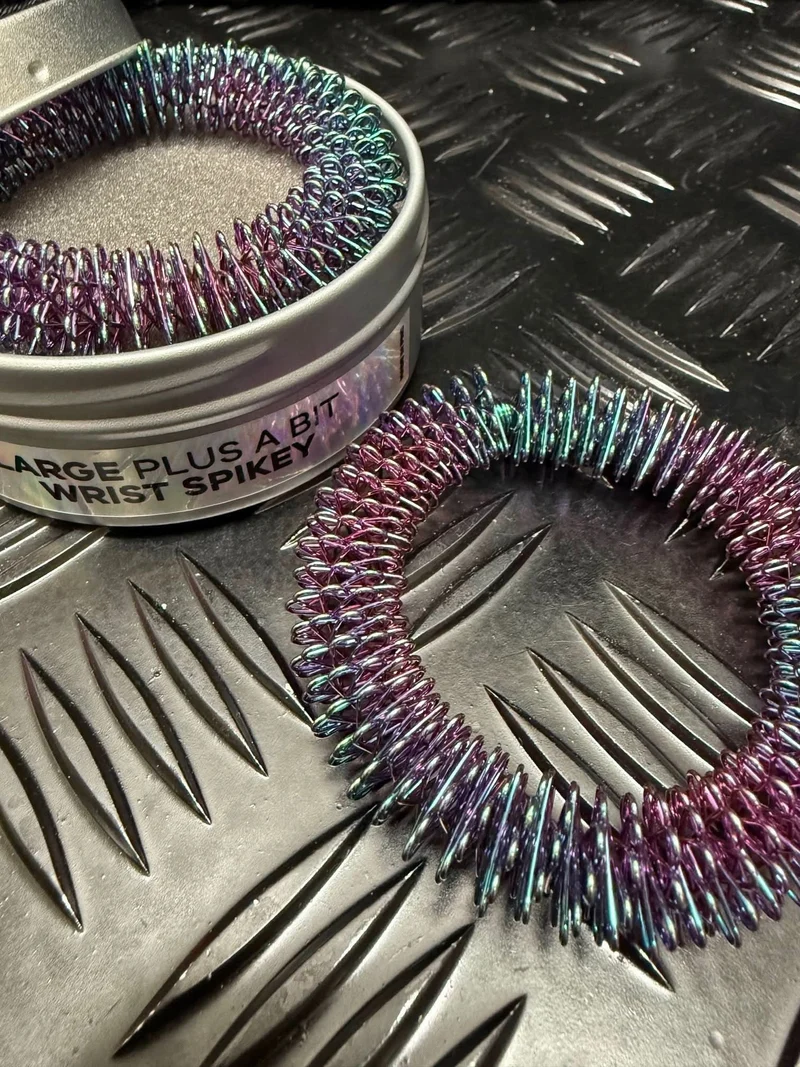 Wrist Spikey - OIL SLICK