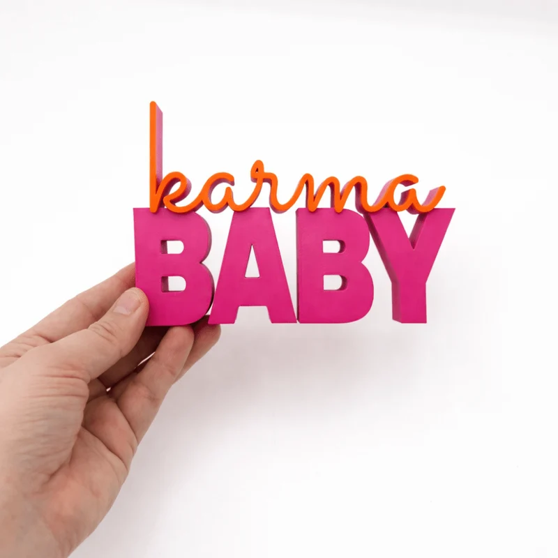 3D Drucker Schriftzug „Karma Baby“ – Pink-Orange