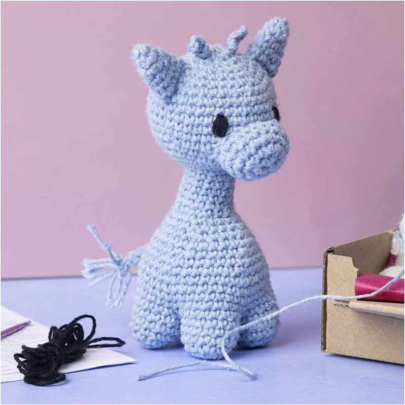 Kreativ Set Amigurumi – Süße Giraffe in Hellblau häkeln