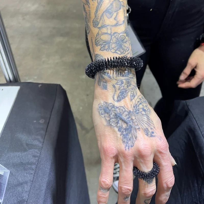 Wrist Spikey - BLACK