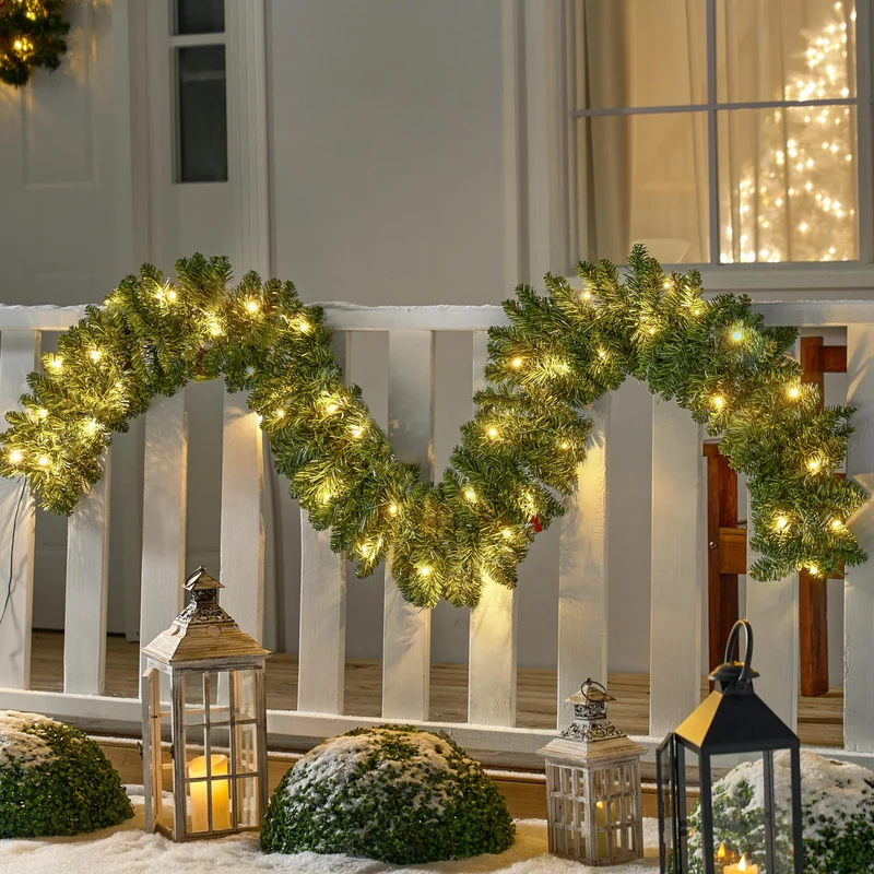 9Ft Christmas Garland Prelit with 50 Count Light