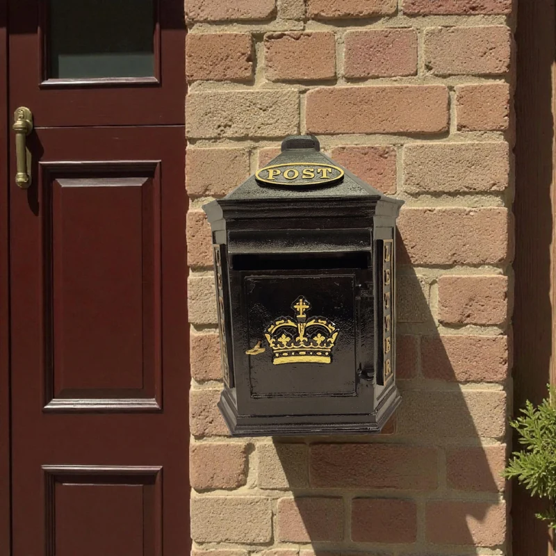 Retro Crown Post Box Briefkasten aus Metall in schwarz