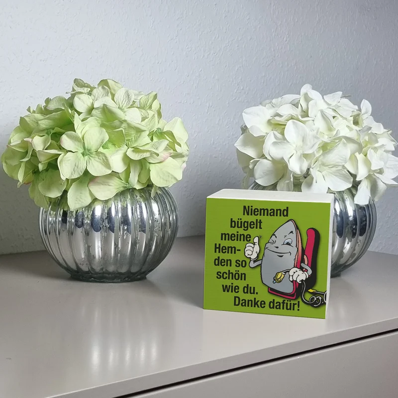 Lächelndes Bügeleisen Spardose mit Spruch: Danke fürs schöne Hemdenbügeln!