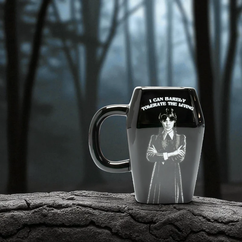 Wednesday Addams Socken und Tasse Geschenkset