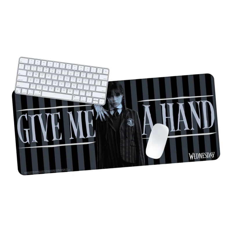 Wednesday Addams Schreibtischunterlage Mauspad mit Give Me a Hand Design