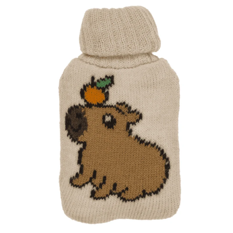 Capybara Handwärmer mit Stricküberzug in zufälliger Variante