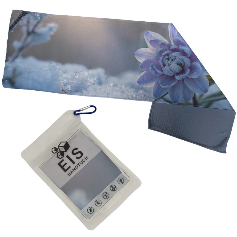 Pastellblaue Blume Eishandtuch mit Eiskristallen