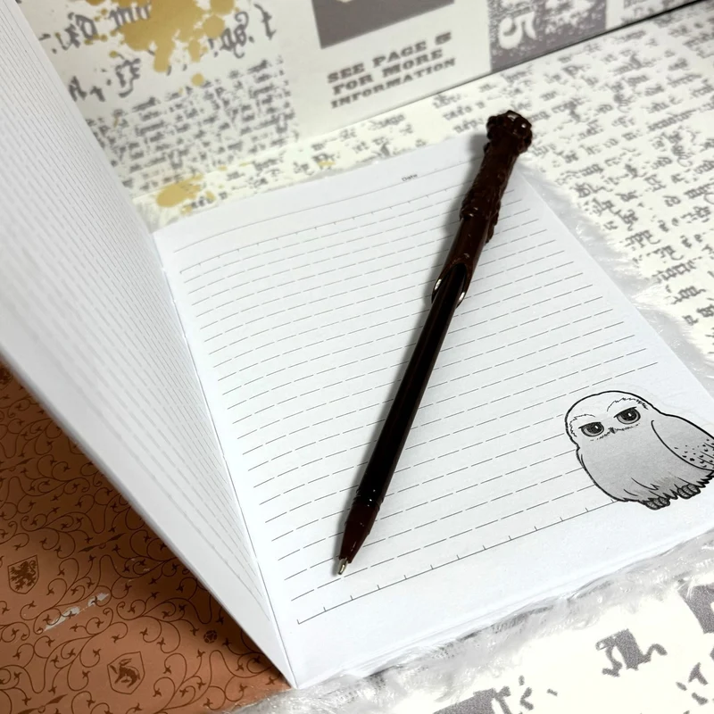 Harry Potter Hedwig Plüsch Notizbuch mit Zauberstab-Kugelschreiber
