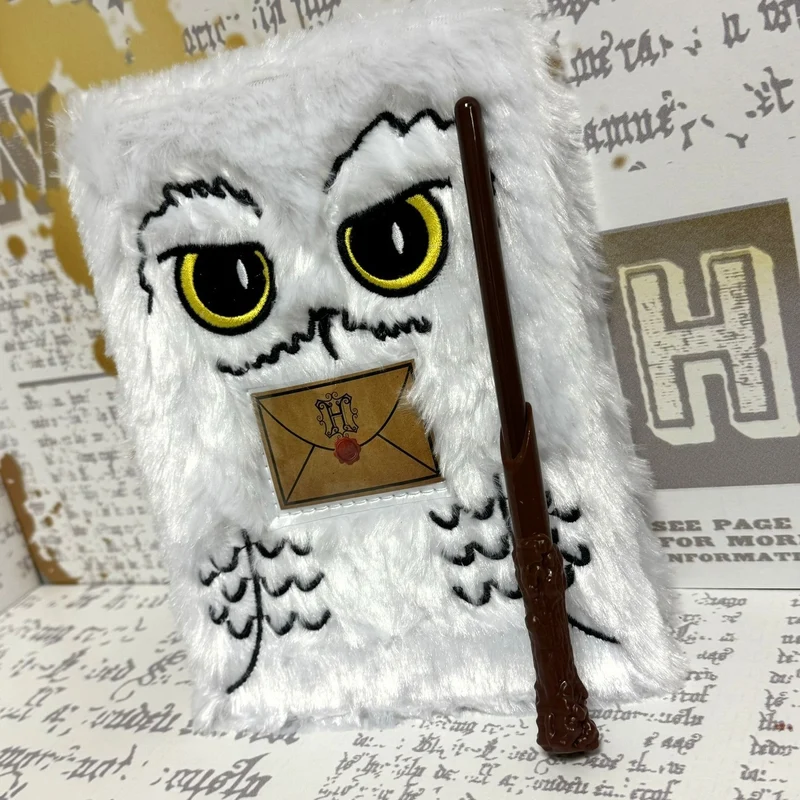 Harry Potter Hedwig Plüsch Notizbuch mit Zauberstab-Kugelschreiber