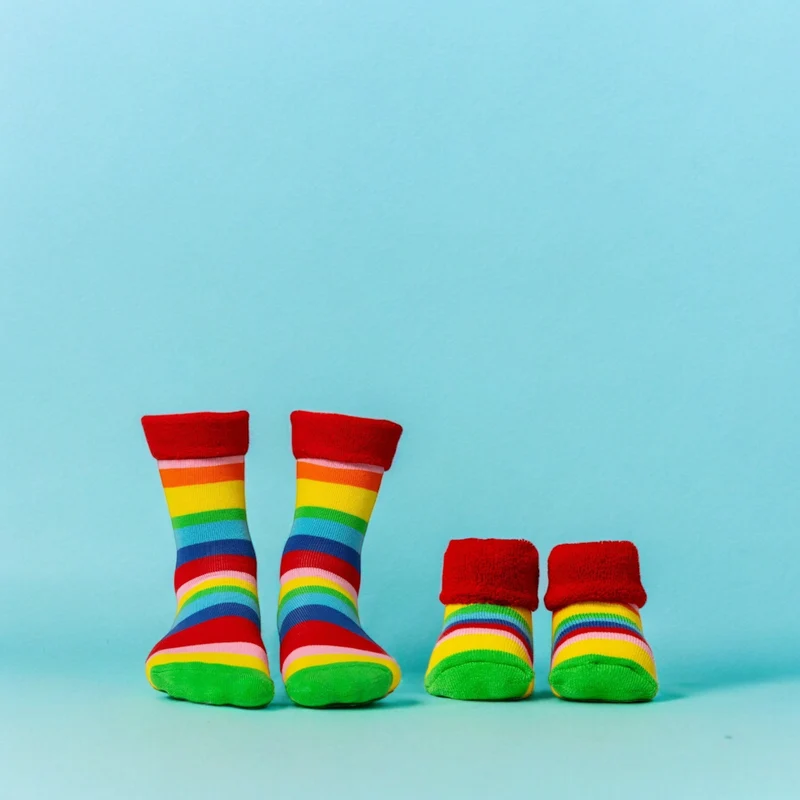 Regenbogen Socken Cucamelon Kuschelsocken für Mama und Baby in 38-40 und für Neugeborene (2 Paare)