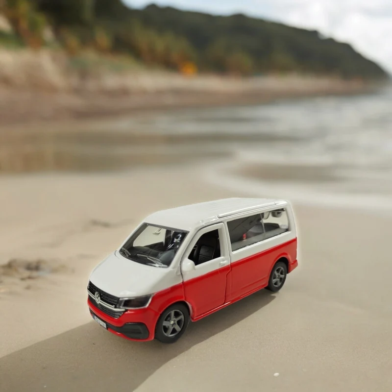 Volkswagen VW Camper Modellauto VW-Van mit Aufstelldach und Pull Back Motor