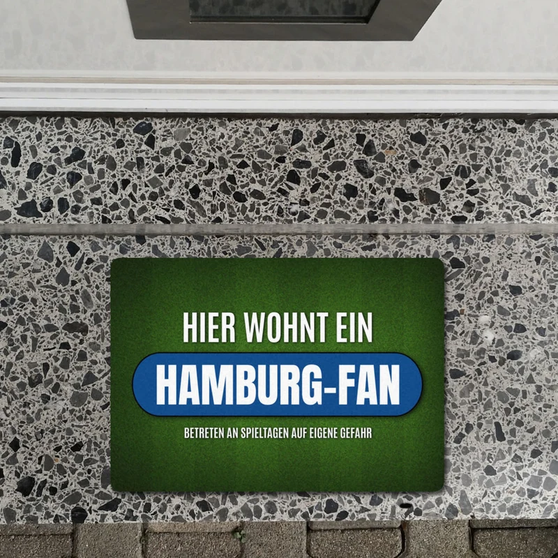 Hier wohnt ein Hamburg-Fan Fußmatte ohne Rand mit Rasen Motiv