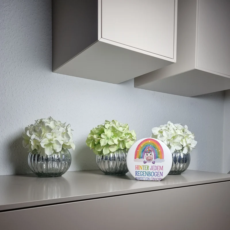 Lächelndes Einhorn Spardose Hinter jedem Regenbogen