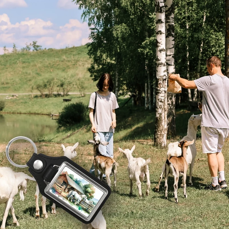 weiße Pferde auf der Koppel Schlüsselanhänger