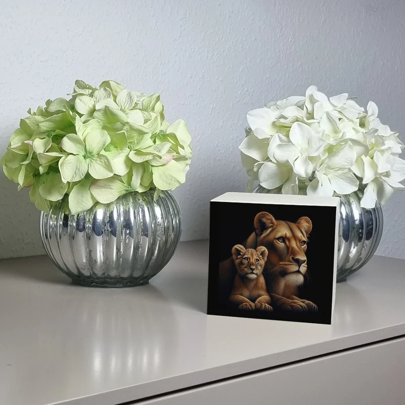 Löwin mit Babylöwe Spardose
