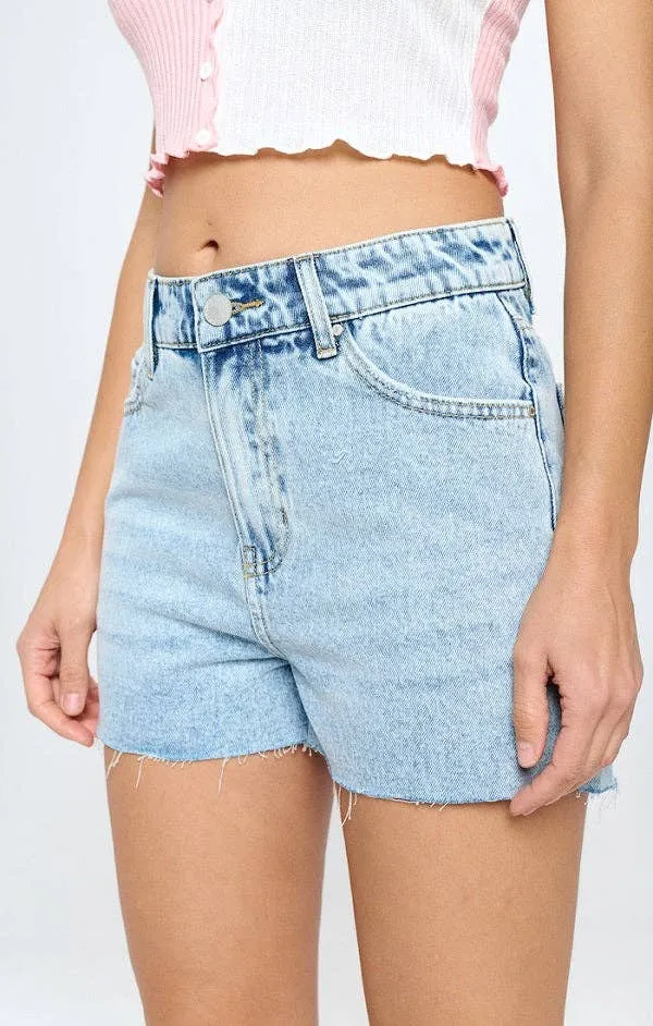 STRETCH HIGH RISE FREY HEM DENIM SHORTS