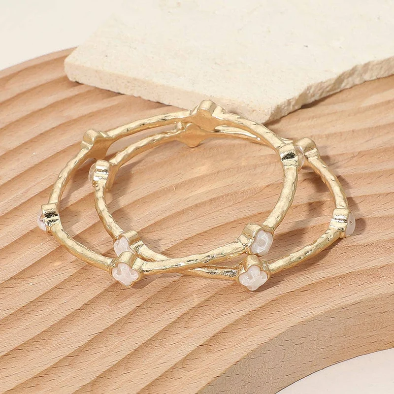 2PCS - Quatrefoil Stone Accent Hammered Metal Multi Layered Bangle Bracelets