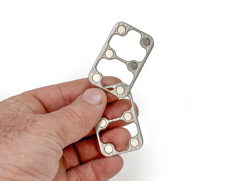 Robertson Stainless Steel Magnetic Slider