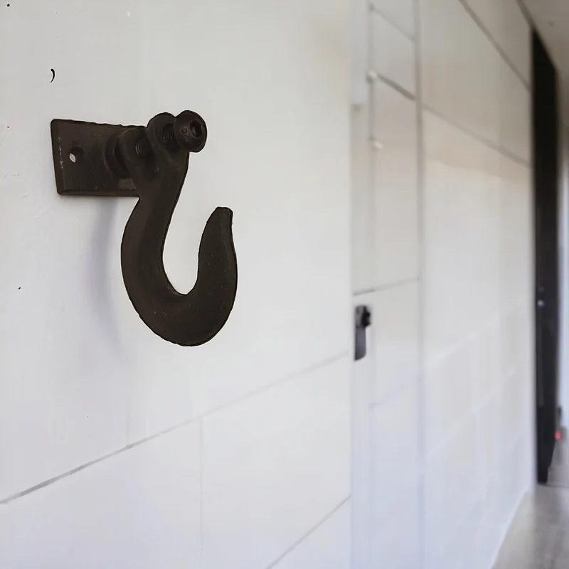Kleiderhaken Wand Industrial Design Wandhaken aus Gusseisen in Schwarz