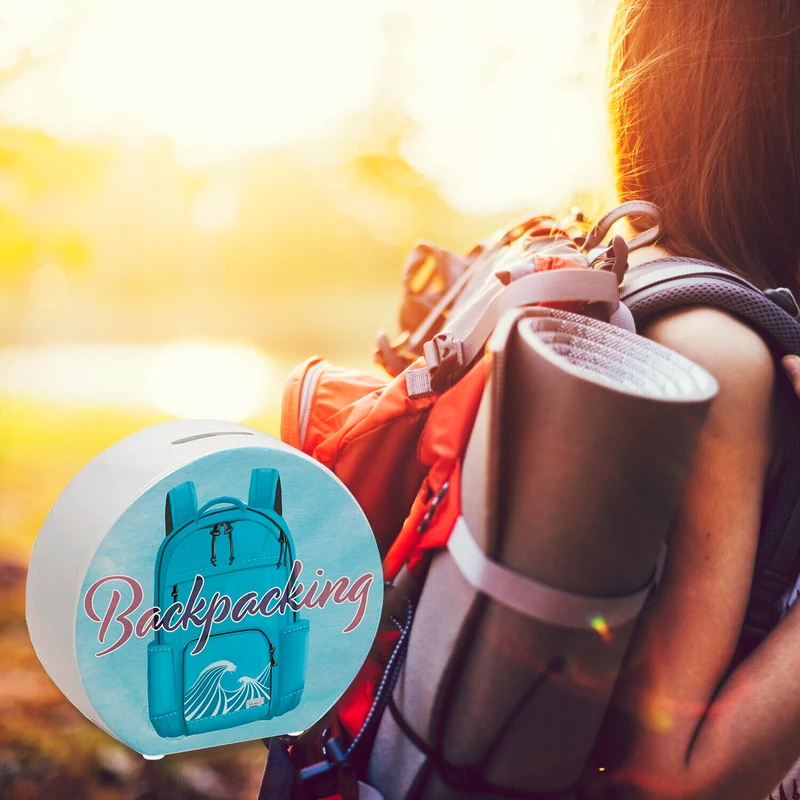 Spardose für Rucksacktouristen mit Rucksack Motiv und Text - Backpacking