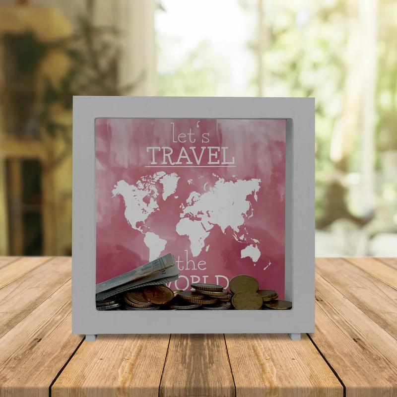 Spardose mit Weltkarten Motiv und Text - let's travel the world