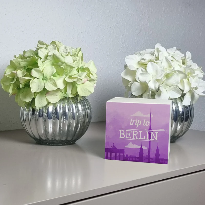 Spardose mit schönem Motiv und Text - Trip to Berlin in lila