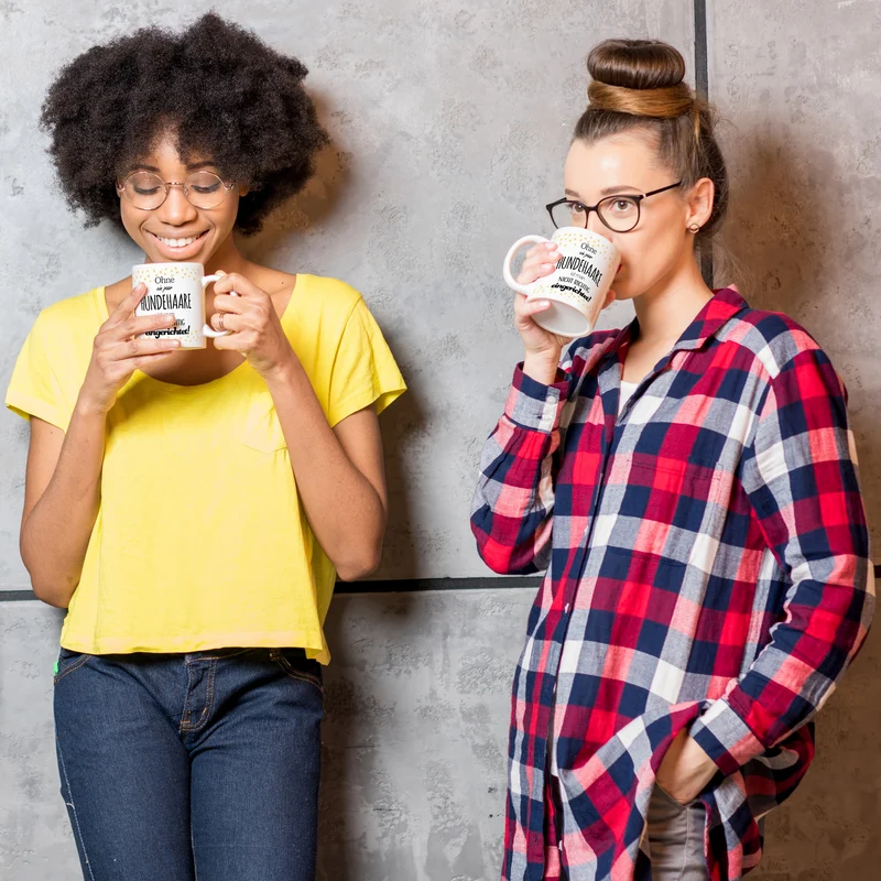 Ohne ein paar Hundehaare ist man nicht richtig eingerichtet! Kaffeebecher