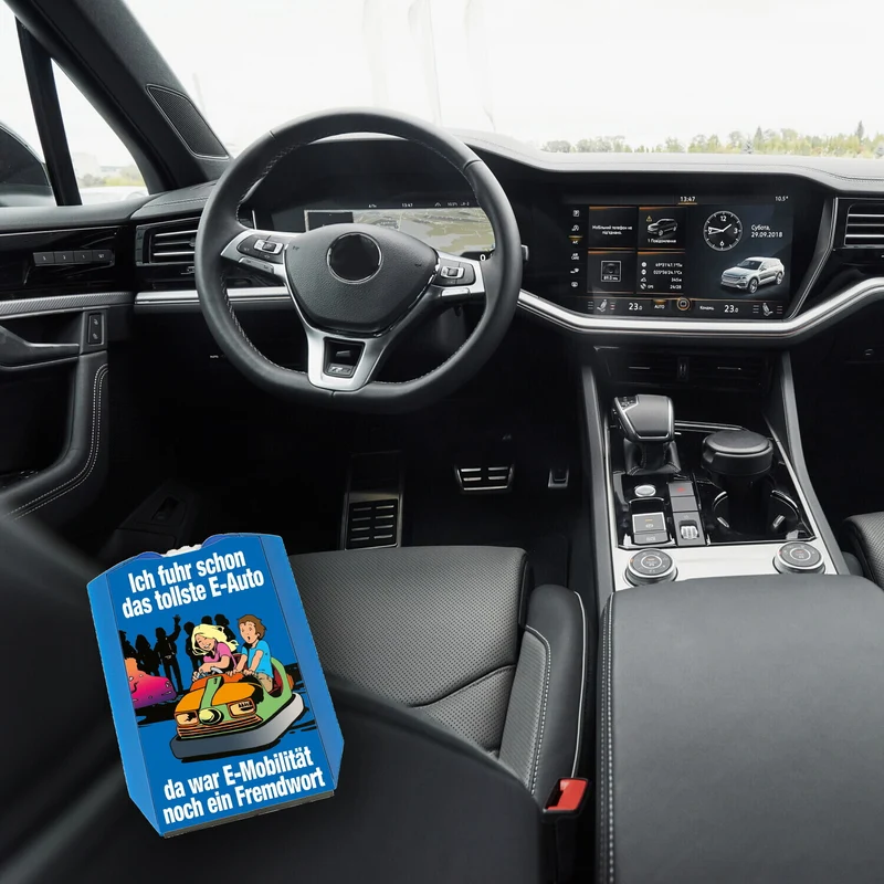 Boxauto als E-Auto Parkscheibe mit Spruch zu E-Mobilität in blau