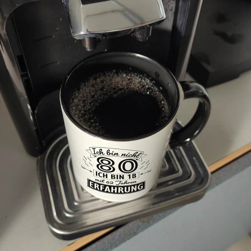 Witziger Kaffeebecher für den 80. Geburtstag mit Motiv: Erfahrung