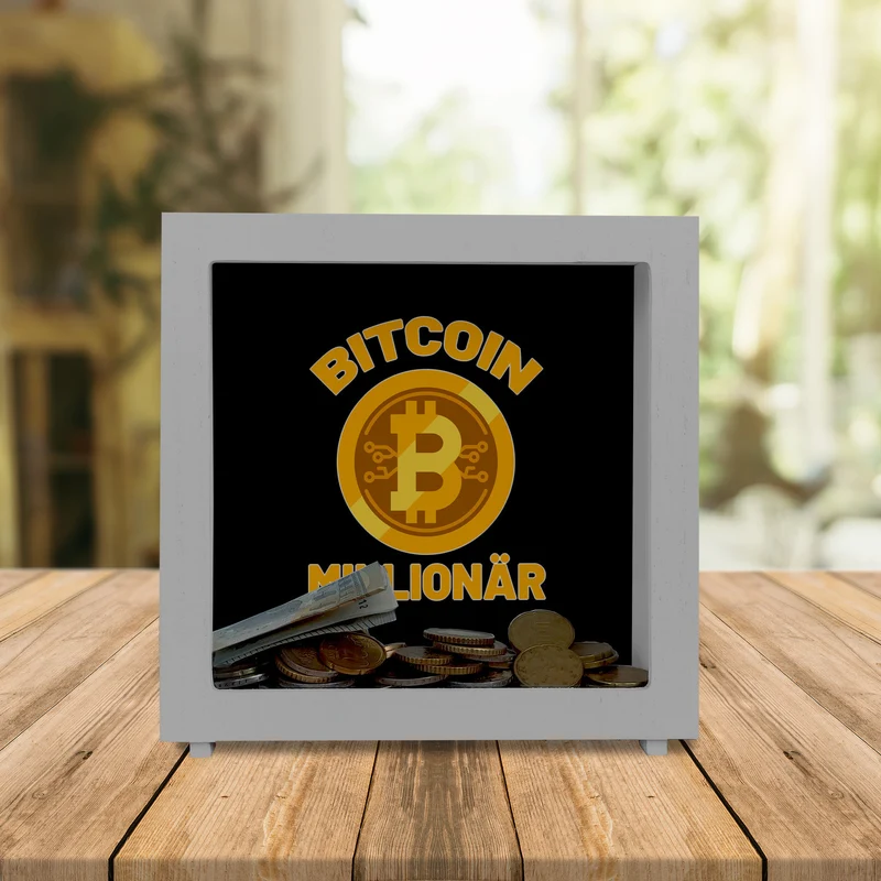 Bitcoin Millionär Spardose mit grünem Hintergrund und Kryptowährung