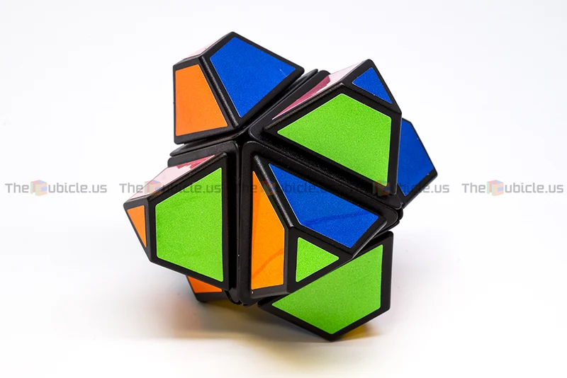 Meffert's 4D8 Puzzle