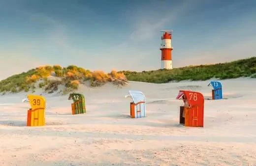 Puzzle 200 Teile - Leuchtturm hinter der Düne auf Borkum