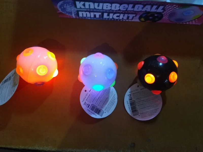 Knubbelball mit Licht-Effekt